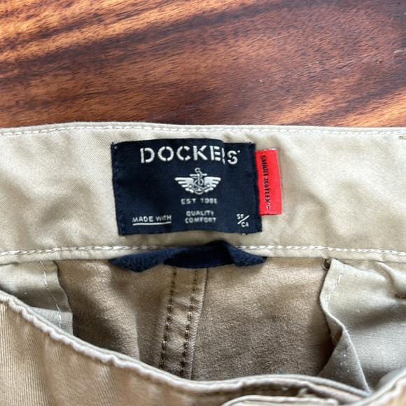 Dockers ultimate chino size 29x32 EUC - Picture 3 of 5